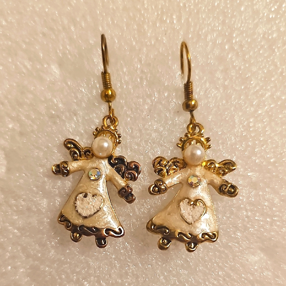 5/$25 - Gold and Cream Whimsical Cow Face Earrings